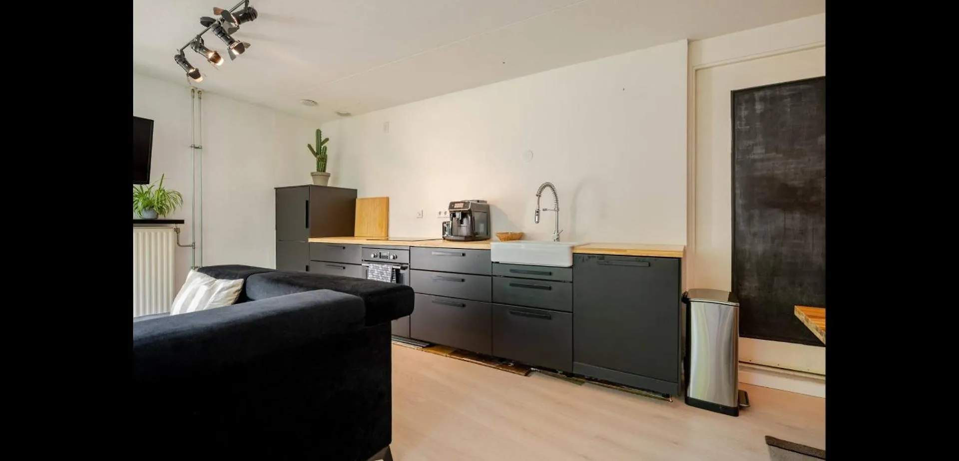Private 3 Bedroom Apartment - Homestay Properties Amsterdam