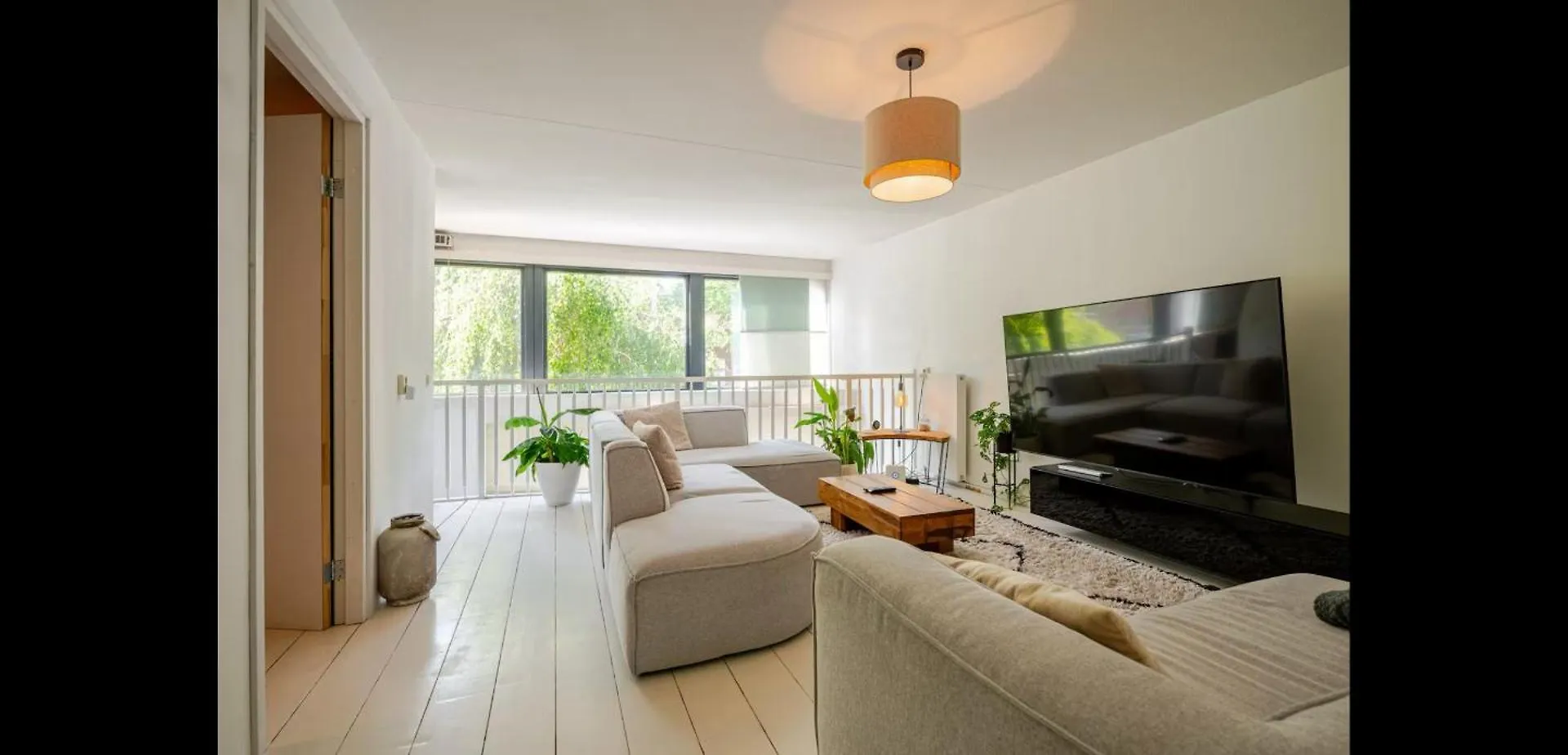 Private 3 Bedroom Apartment - Homestay Properties Amsterdam contacts
